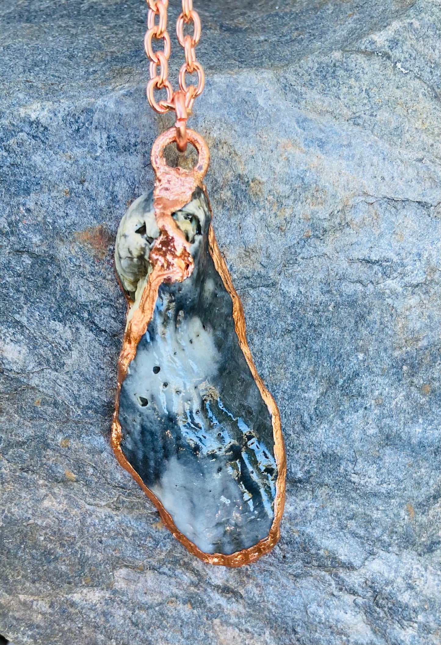 Shell & Soul Pod Pearl Flow Necklace