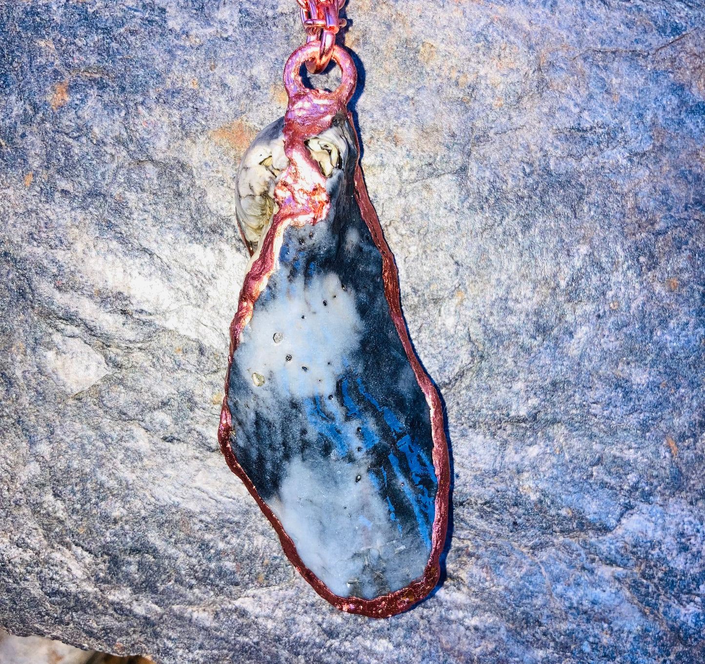 Shell & Soul Pod Pearl Flow Necklace