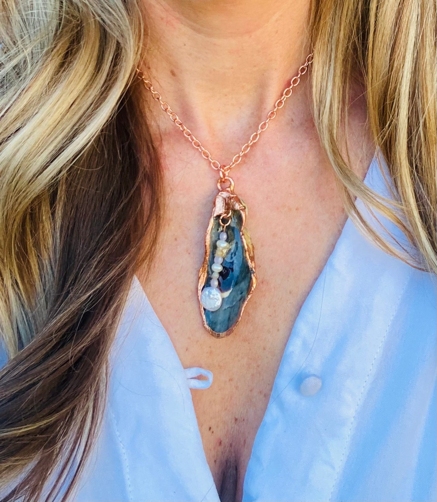 Shell & Soul Pod Pearl Flow Necklace